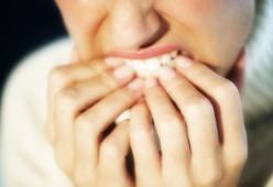 Volete smettere di mangiarvi le unghie? Ecco come fare