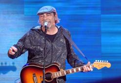 Luca Carboni a 105 Friends, mercoledì 21 alle 11.00