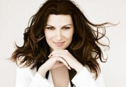 Laura Pausini: "Non mi sposo? Motivi politici"
