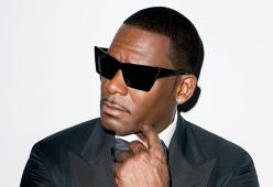 R. Kelly: "Da bambino sono stato molestato"

