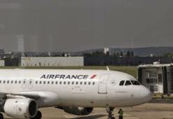 Bimbo trovato morto nel carrello di atterraggio di un aereo
