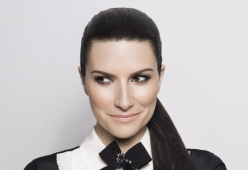 Laura Pausini difende la scaletta del suo tour: "Rispettate le mie scelte"
