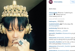 Rihanna ascolta il suo "Anti" con una cuffia da 8mila dollari
