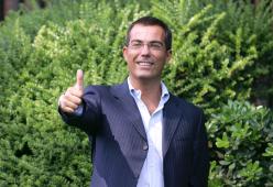Giovanni Floris a 105 Friends, lunedì 8 alle 11.00