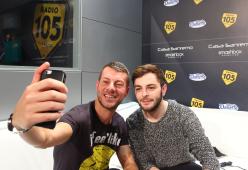 CASA SANREMO: Lorenzo Fragola e le chiacchiere con Max Brigante nel salotto di 105 Mi Casa