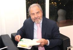 Antonio Caprarica ospite di Tony e Ross per "Intramontabile Elisabetta" PT2