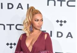 Beyoncé: arriva il video "di compleanno". Ecco "Hold Up"
