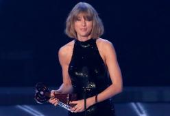 Taylor Swift, il fan che invase il palco finisce in clinica
