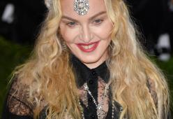 Madonna: "Il mio vestito? E' una dichiarazione per le donne"

