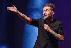 Angelo Pintus a 105 Mi Casa, giovedì 26 alle 18.00
