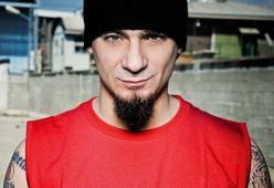 J-Ax organizza un'asta di beneficenza per la sua fan morta al Rigopiano