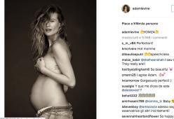 Adam Levine e la foto hot della moglie Behati
