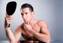 La scienza lo svela: gli uomini sono più vanitosi delle donne!