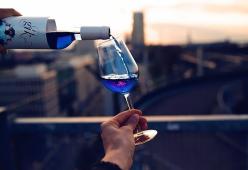 Nasce il vino blu... Lo assaggeresti?