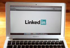 La nuova frontiera del rimorchio online viaggia su Linkedin