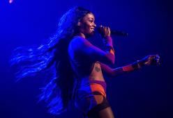 Azealia Banks contro Nicki Minaj: "Hai il sedere troppo grande"
