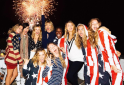 Taylor Swift, le amiche del cuore approvano Tom Hiddleston
