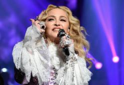 Madonna in Malawi per visitare l'ospedale che sta finanziando
