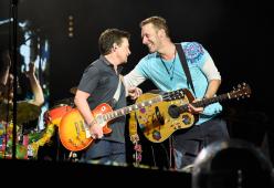 Coldplay e Michael J. Fox insieme sul palco
