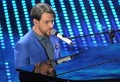 Valerio Scanu: tutta la verità su Maria De Filippi e Fabri Fibra
