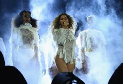 Beyoncé: in trattativa per un'esibizione agli MTV VMA
