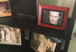 Steve Buscemi nelle foto di famiglia: nessuno se ne accorge!