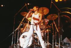 Freddie Mercury: il film sulla sua vita sarà diretto da Bryan Singer
