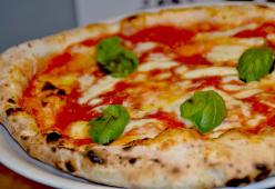Le pizze non arrivavano e tenta di dar fuoco al locale: condannato
