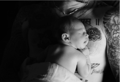 Adam Levine e Behati Prinsloo mostrano al mondo la piccola Dusty Rose
