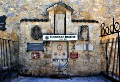 Si trova in Abruzzo ed è la prima fontana di vino italiana