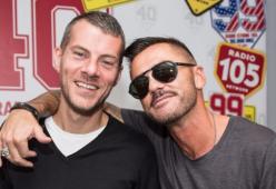 Tommy Vee entra nella casa di Max Brigante PT2
