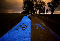 La bellissima pista ciclabile che si illumina da sola, di notte