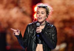 Miley Cyrus va "porta a porta" per Hillary Clinton
