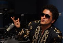 Bruno Mars, il nuovo singolo è "Versace on the floor"
