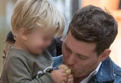 Michael Bublé: “Pregate per noi, nostro figlio Noah ha il cancro”