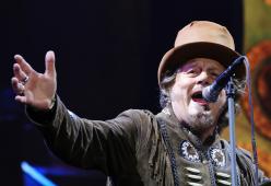Zucchero: a Parigi una canzone dedicata alle vittime degli attentati
