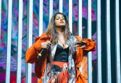 M.I.A.: il merchandising è affidato ai fan
