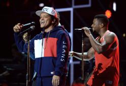 Bruno Mars: nel suo "24K Magic" anche Halle Berry
