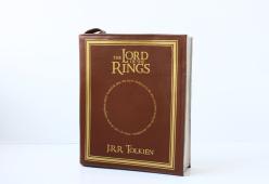 I bellissimi zaini a forma di libri che ogni lettore vorrebbe avere