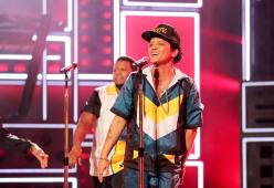 Bruno Mars: "Con la mia musica voglio far tornare tutti bambini"
