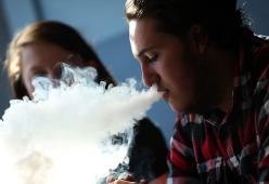 Le sigarette elettroniche “creano dipendenza” e fanno “male come quelle vere”