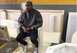 Kanye West: prima apparizione in pubblico dopo il ricovero
