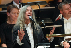 Patti Smith e l'esibizione ai Nobel: "Mi sento umiliata per il fallimento"
