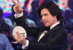 Raul Cremona entra negli studi di 105 Friends PT2