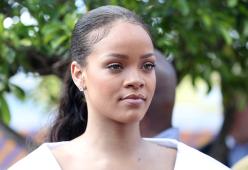Rihanna: Andrew Lloyd Webber ne reclama la "scoperta"
