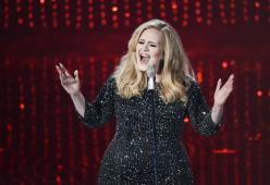 Adele organizza il matrimonio in Inghilterra
