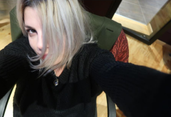 Emma Marrone cambia look per Natale

