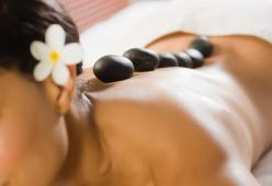Regali di Natale a tema benessere: orologi fitness e creme a base di bava di lumaca