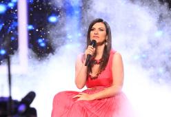 Laura Pausini: grande emozione e qualche lacrima durante il duetto con il padre
