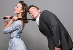 Saldi. Quando l'uomo accompagna la donna 